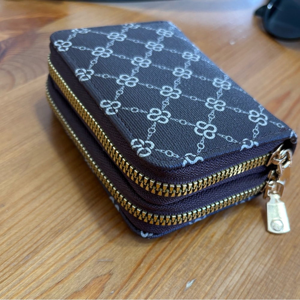 2/8$ Brown Double-Zip Wallet with Pattern